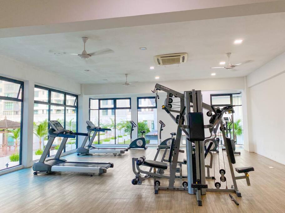 3R2B In Skudai, 10Min To Sutera,Paradigm,Utm L 6-9Pax Lima Kedai Bagian luar foto